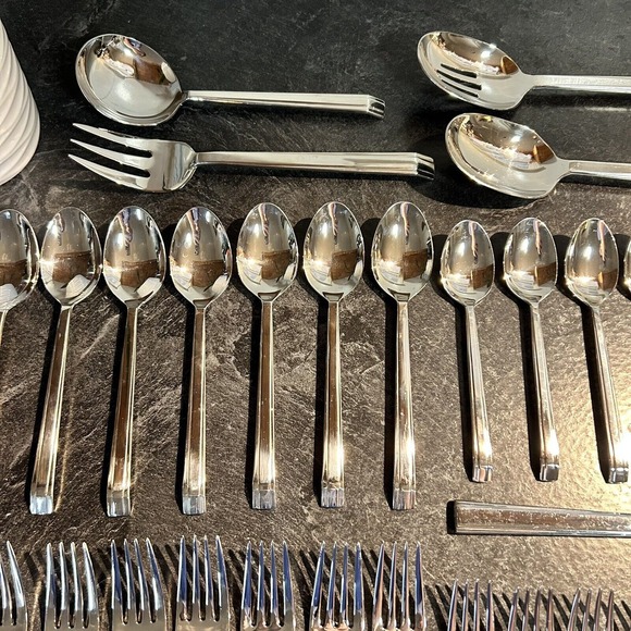 Elegant Stainless Steel Flatware Set 45 Pieces Service for 8 Plus Serving Pieces - Picture 7 of 14